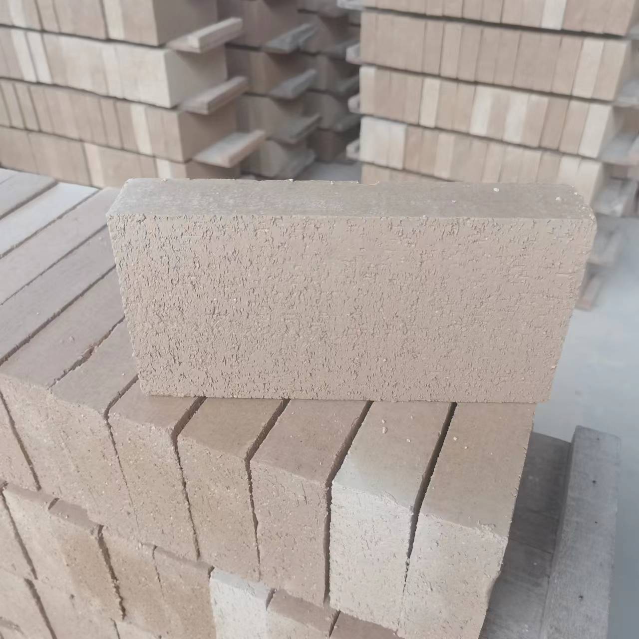 耐酸耐温砖半成品 (2).jpg